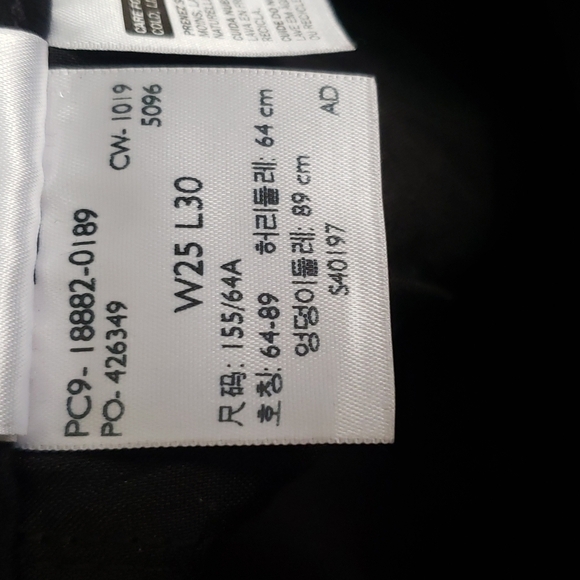 Aritzia Levi’s 721 High Rise Skinny Jeans Ripped Knees 29 - Picture 14 of 16